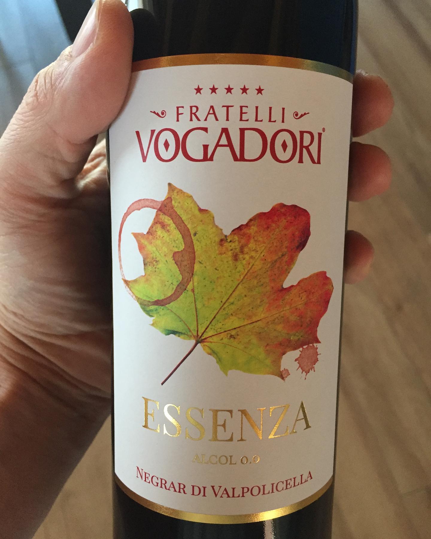 Fratelli vogadori bottiglia di vino dealcolato essenza valpolicella